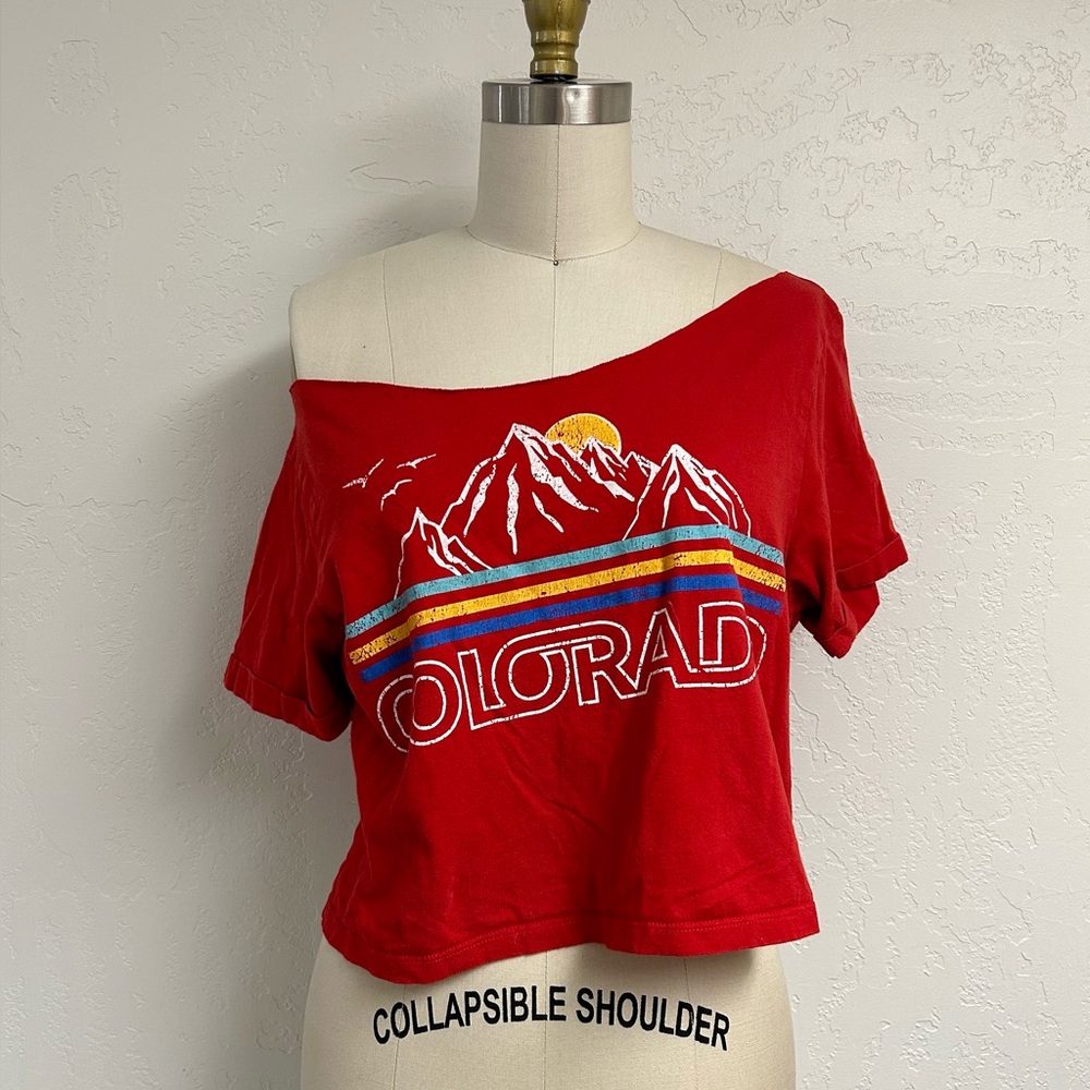 Red Colorado Graphic Off-Shoulder Women's Crop Top
